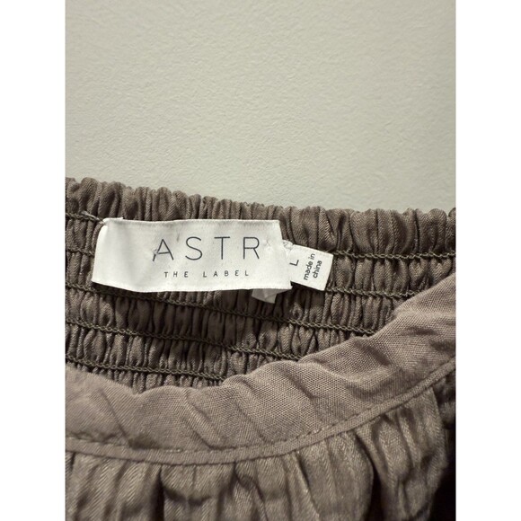 ASTR the label Women’s Terra Bella Top Mushroom Brown Size L Large - Picture 3 of 5